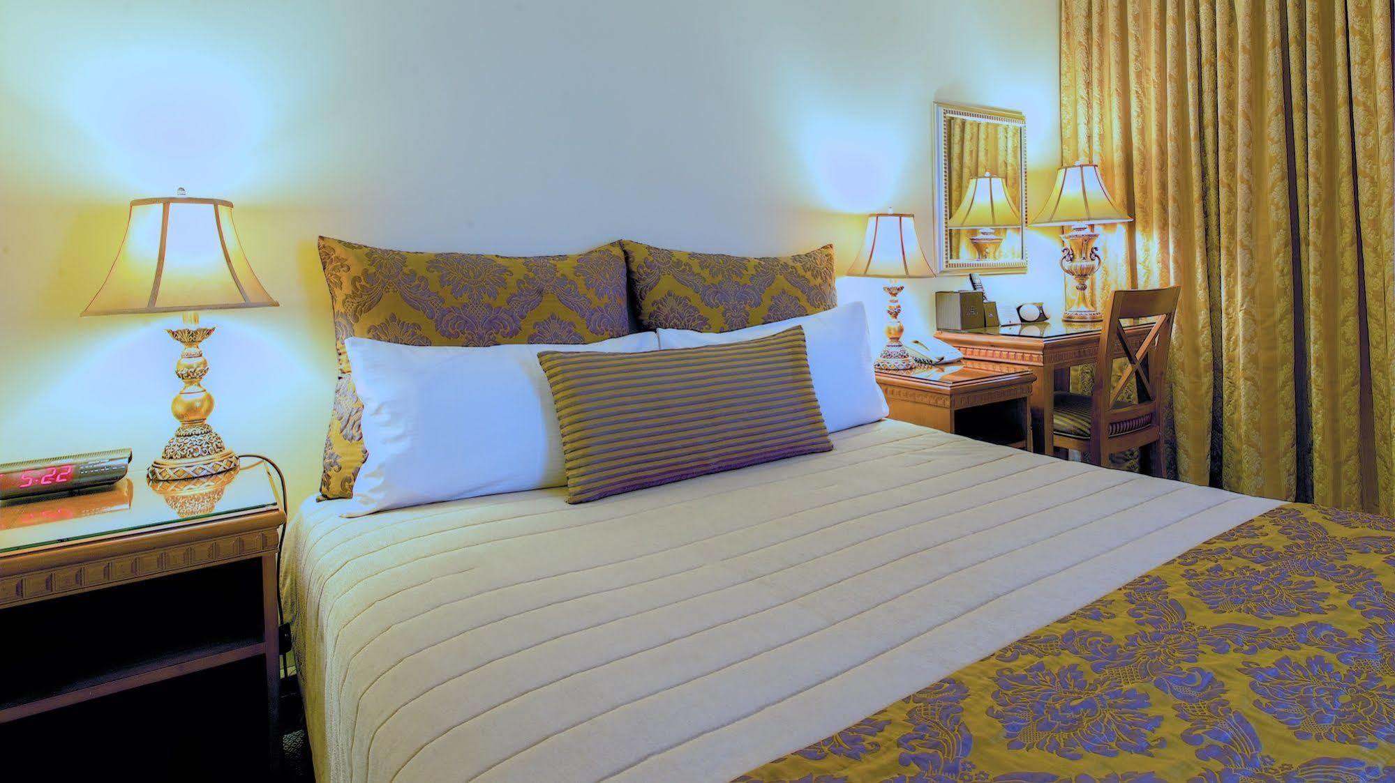 Soho Brisbane Hotel Bagian luar foto
